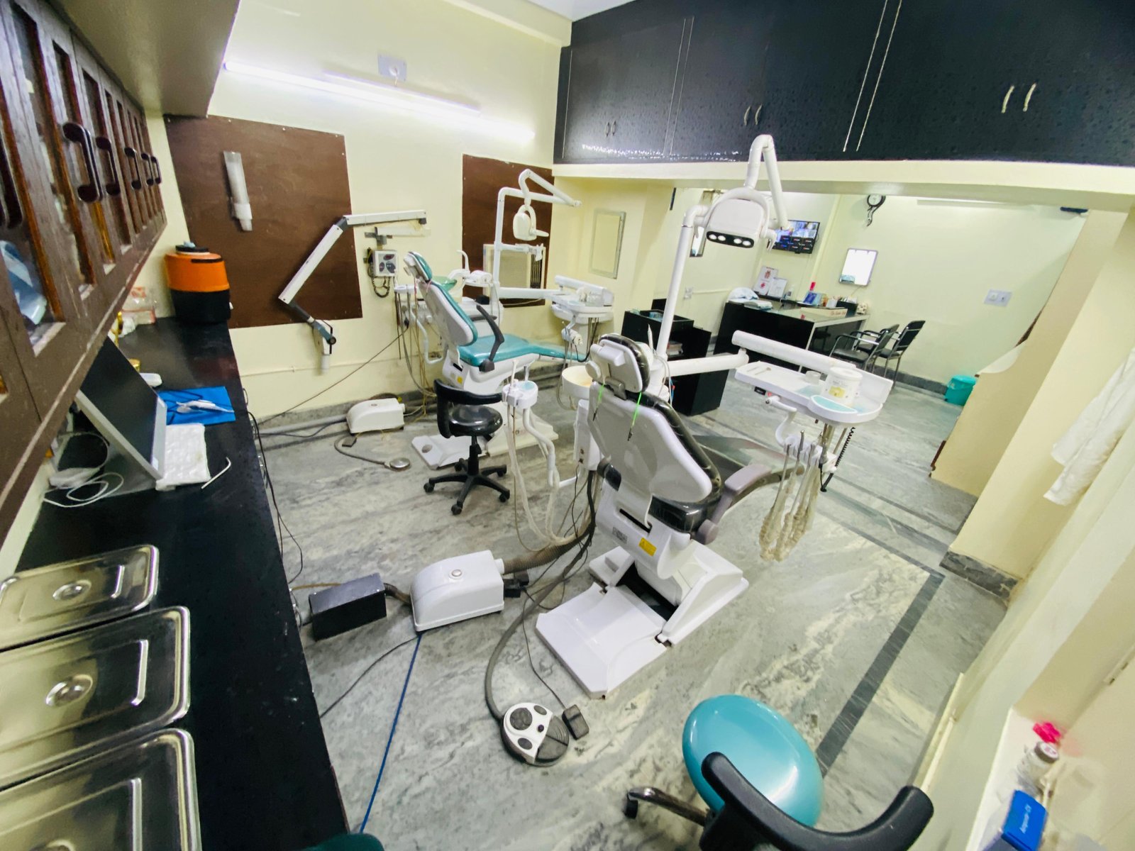 A treatment room at Khushi Dental Care